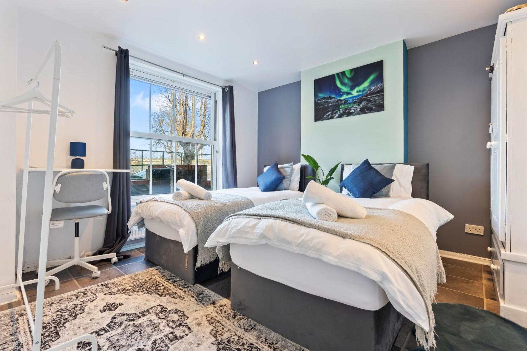 Comfy 4Br House Close To Subway London Exteriör bild